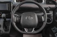 Toyota Sienta 12 из 18