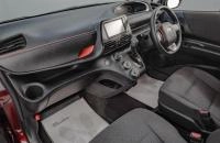 Toyota Sienta 10 из 18