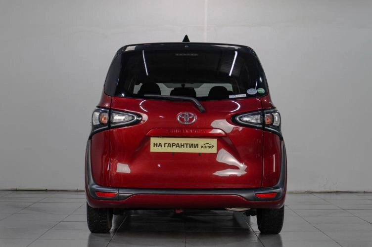 Toyota Sienta 5 из 6