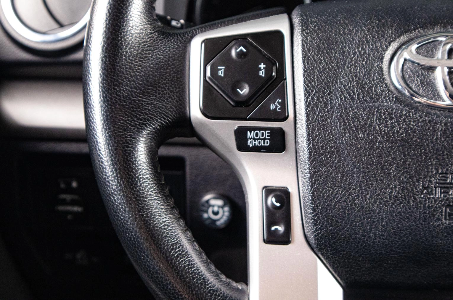 Toyota Tundra 11 из 19