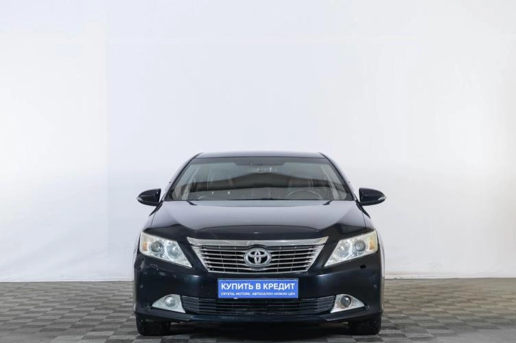 Toyota Camry 2 из 6