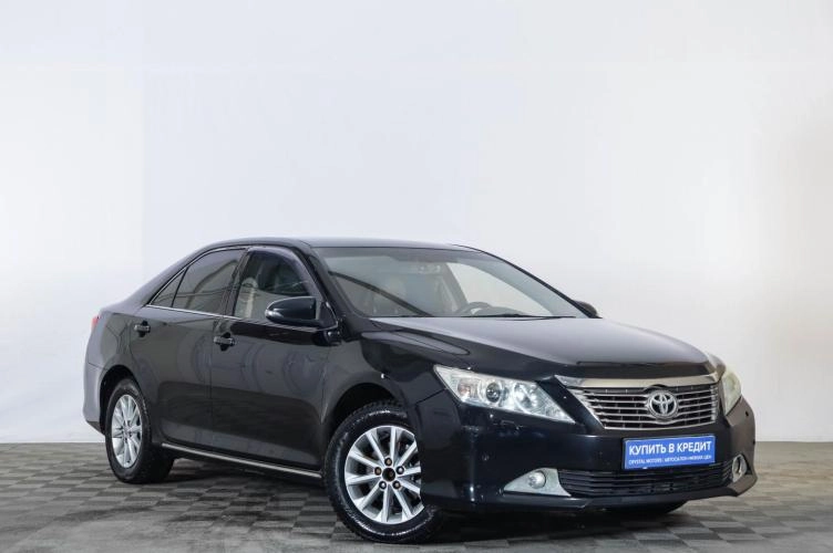 Toyota Camry 1 из 6