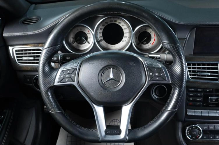 Mercedes-Benz CLS-класс 13 из 20