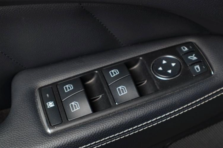 Mercedes-Benz CLS-класс 16 из 20