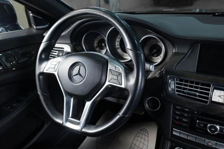 Mercedes-Benz CLS-класс 11 из 20