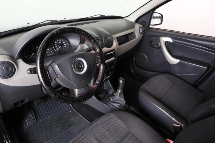 Renault Sandero 8 из 18