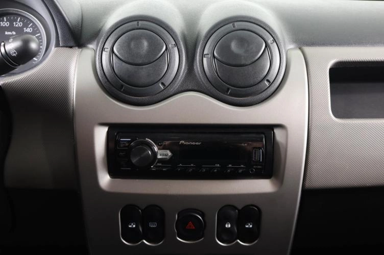 Renault Sandero 16 из 18