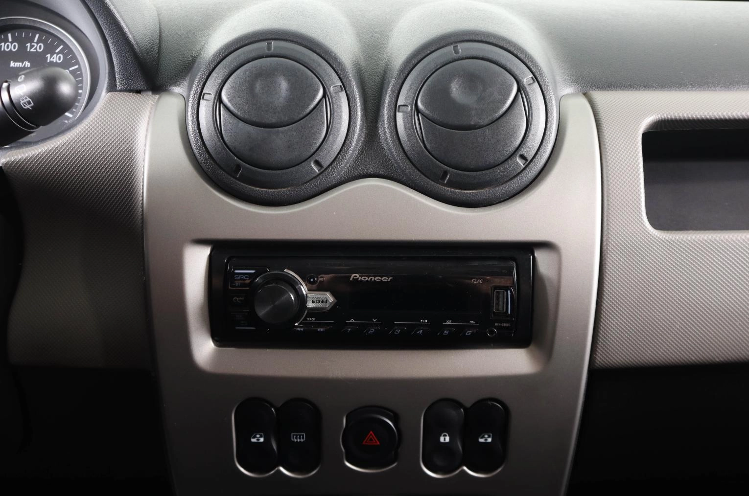 Renault Sandero 16 из 18