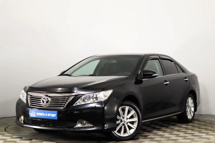Toyota Camry 3 из 6