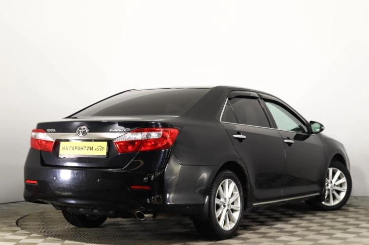 Toyota Camry 4 из 6