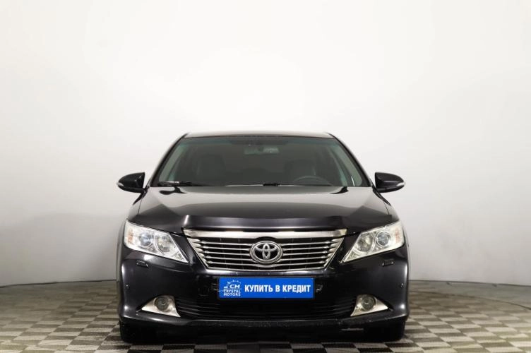 Toyota Camry 2 из 6