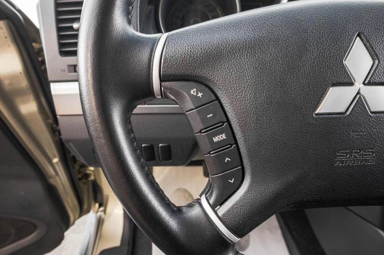Mitsubishi Pajero 15 из 27