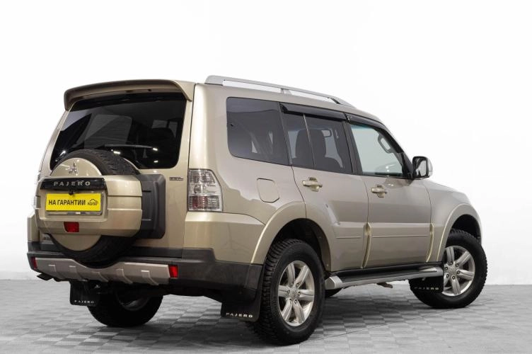 Mitsubishi Pajero 4 из 6