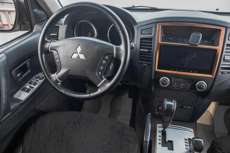 Mitsubishi Pajero 17 из 27