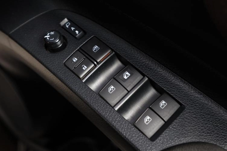 Toyota Sienta 6 из 6