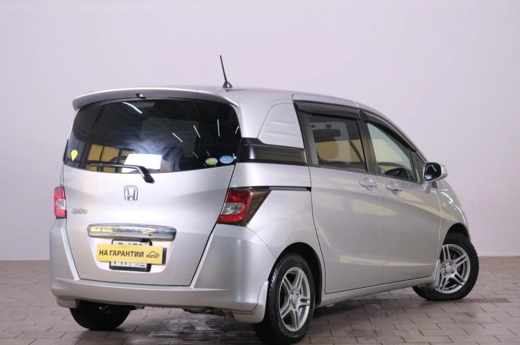 Honda Freed 6 из 6