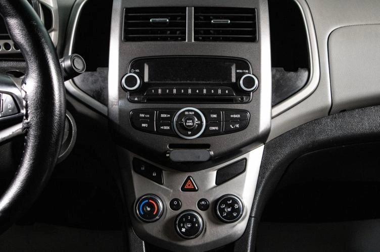 Chevrolet Aveo 13 из 16