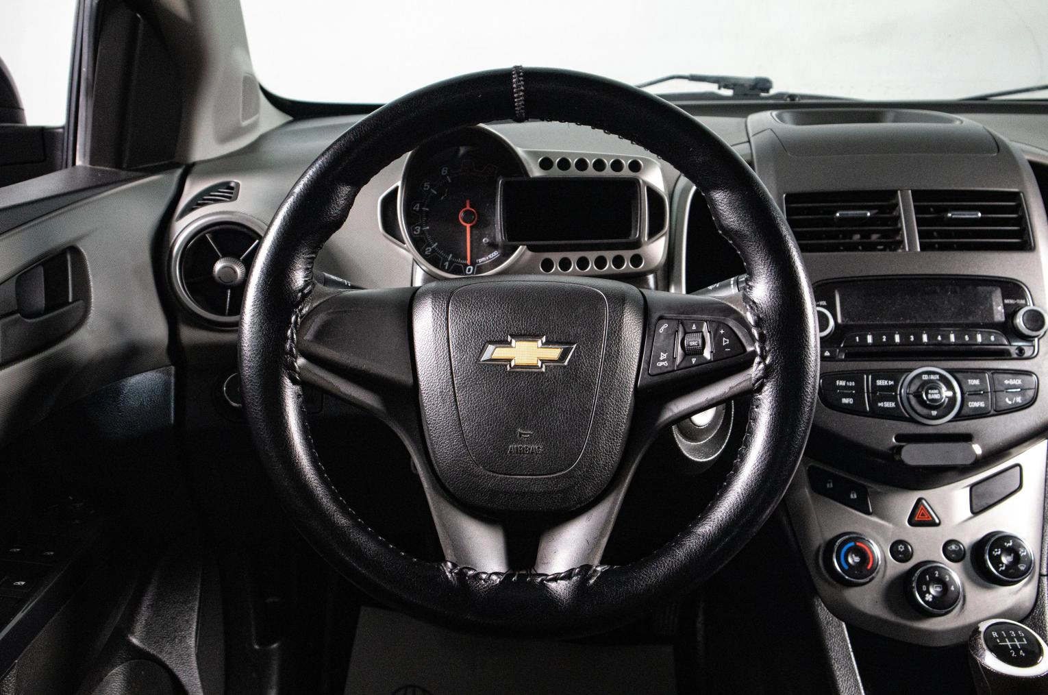 Chevrolet Aveo 10 из 16