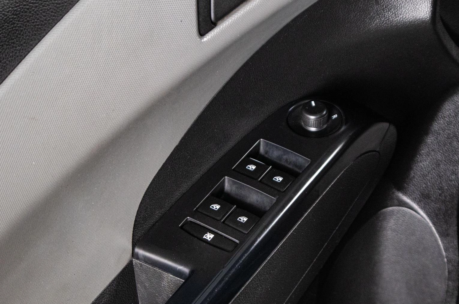 Chevrolet Aveo 7 из 16