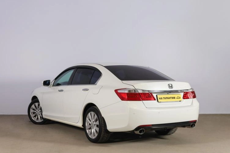 Honda Accord 4 из 6