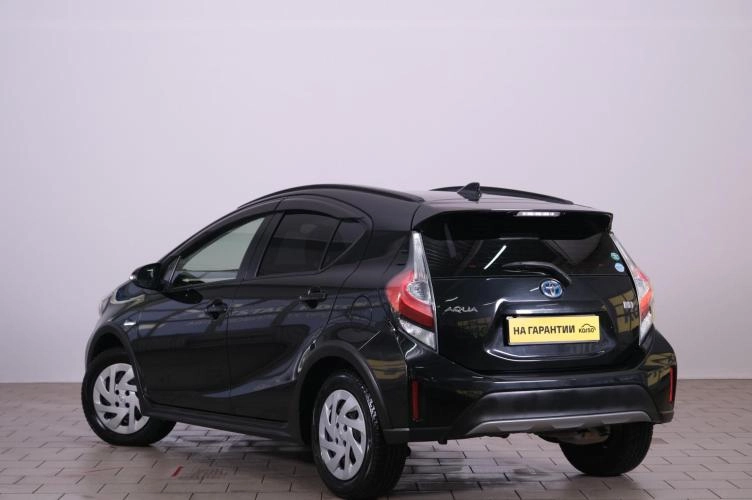 Toyota Aqua 4 из 5