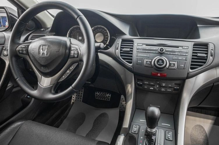 Honda Accord 18 из 27