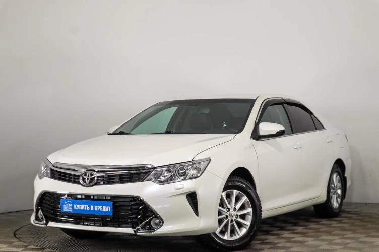 Toyota Camry 3 из 6