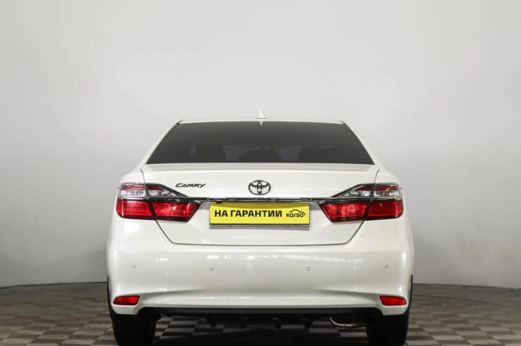 Toyota Camry 5 из 6