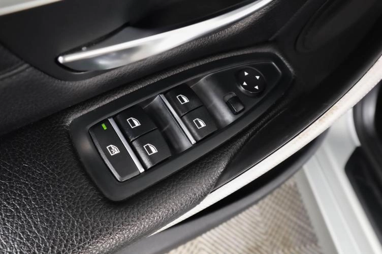 BMW 3 серия 26 из 27