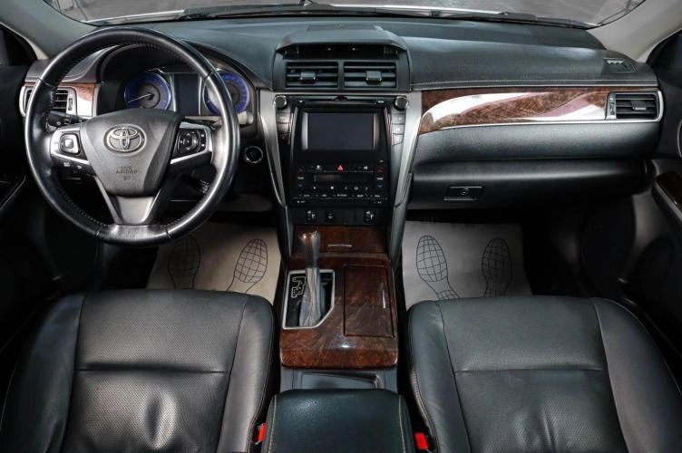 Toyota Camry 12 из 19