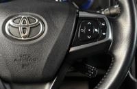 Toyota Camry 15 из 19