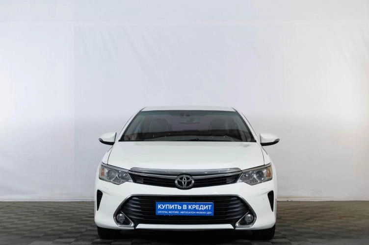 Toyota Camry 2 из 6