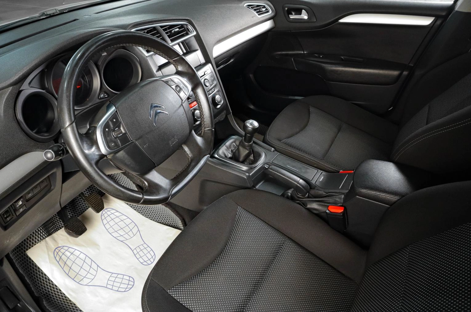 Citroen C4 7 из 17