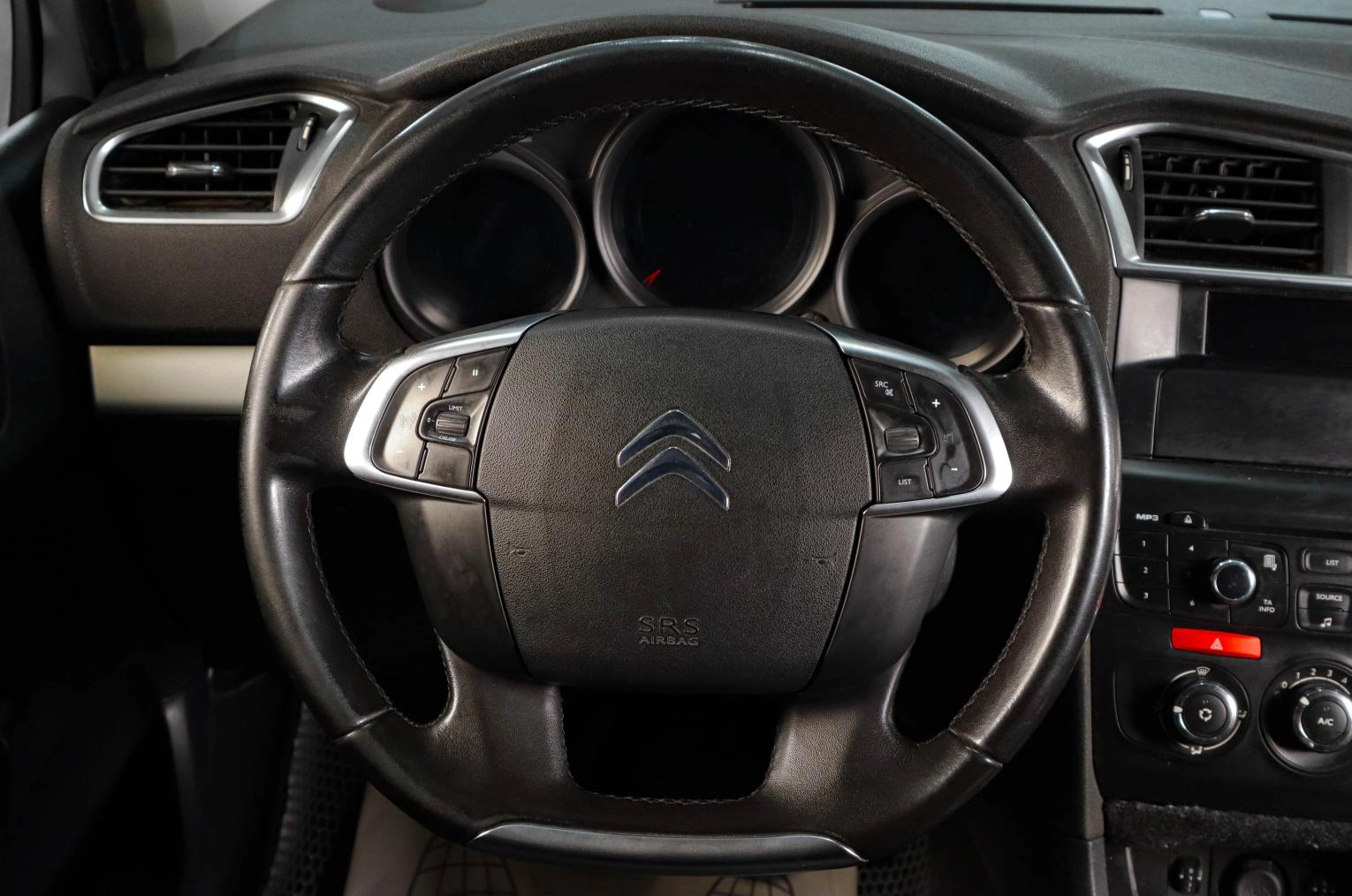 Citroen C4 13 из 17