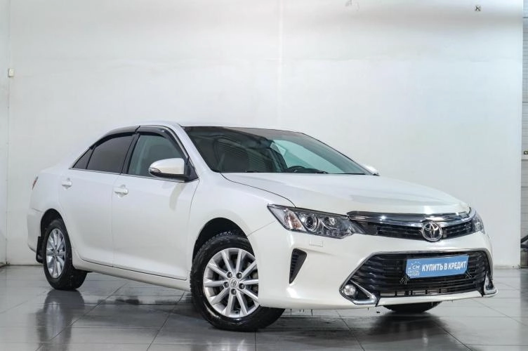 Toyota Camry 1 из 6
