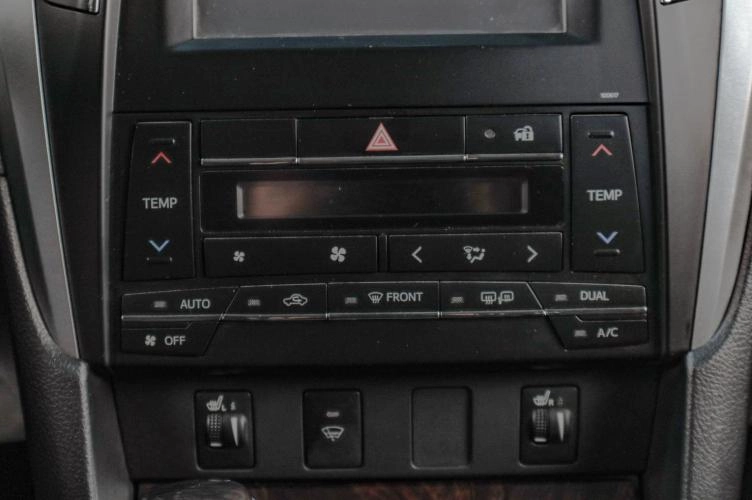 Toyota Camry 15 из 21