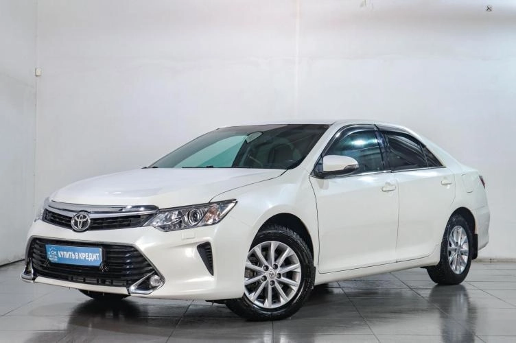 Toyota Camry 3 из 6