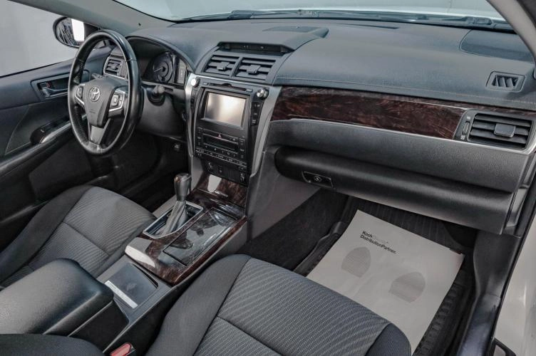 Toyota Camry 19 из 21