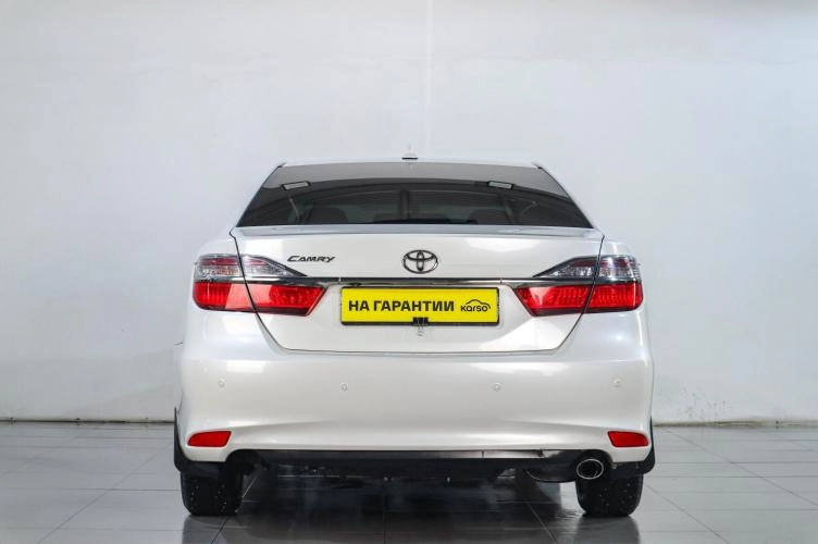 Toyota Camry 5 из 6