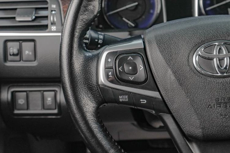 Toyota Camry 11 из 21