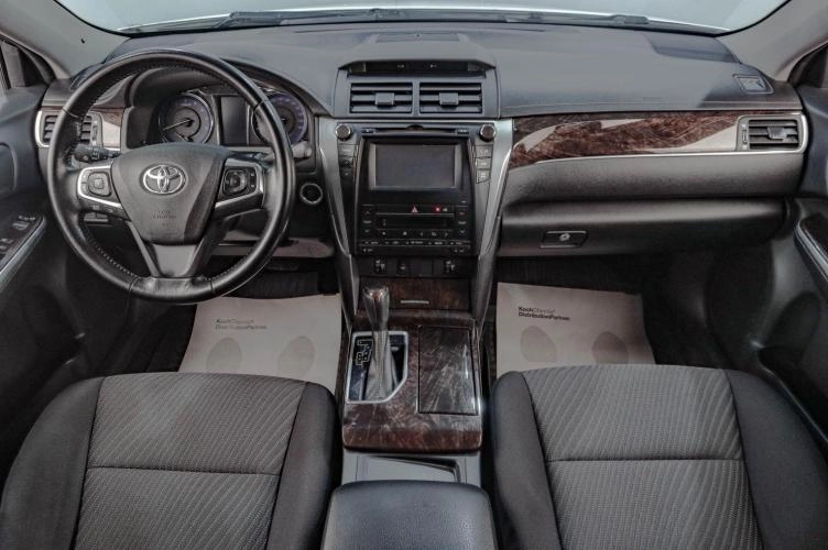 Toyota Camry 18 из 21