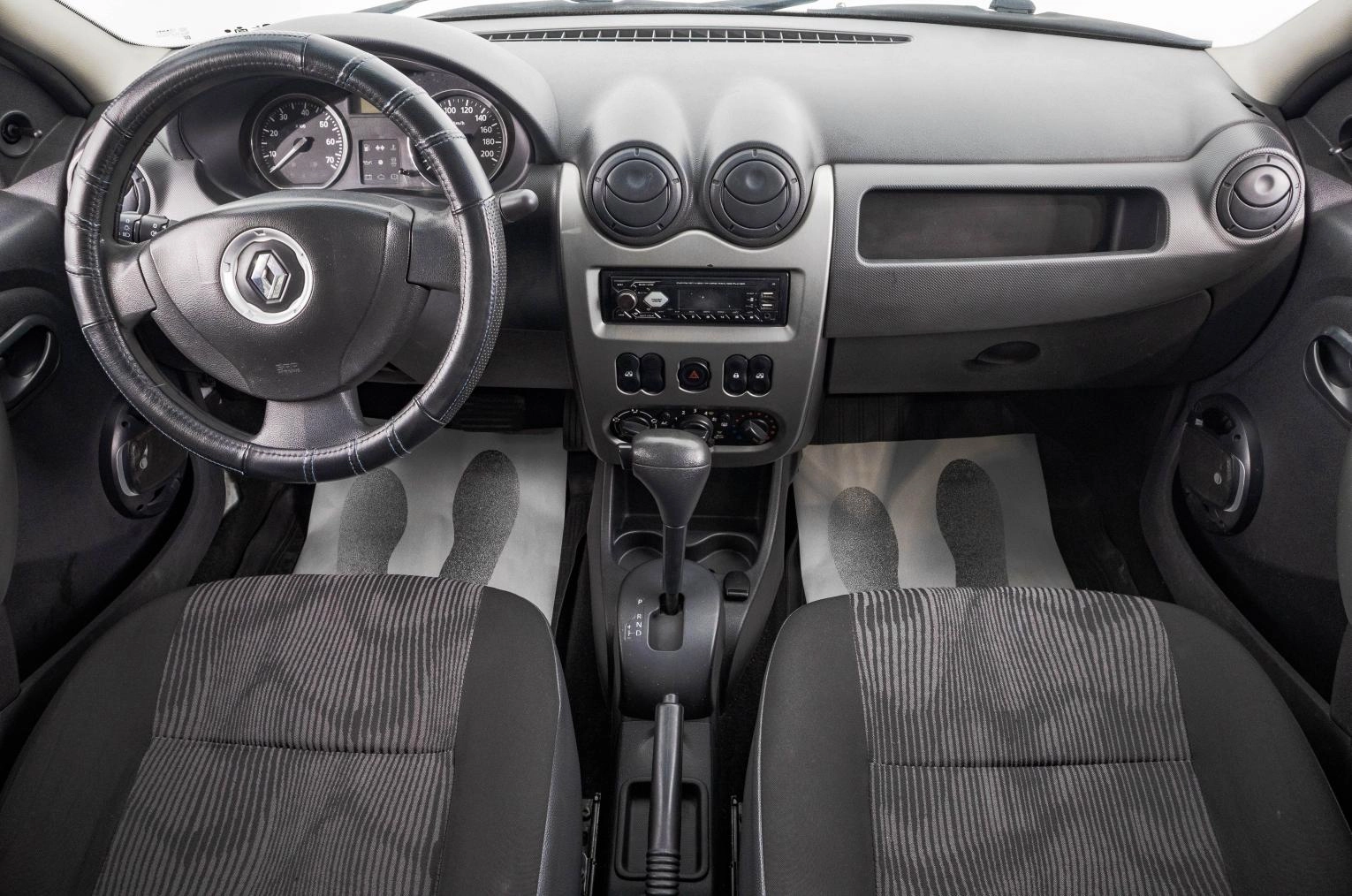 Renault Logan 10 из 23