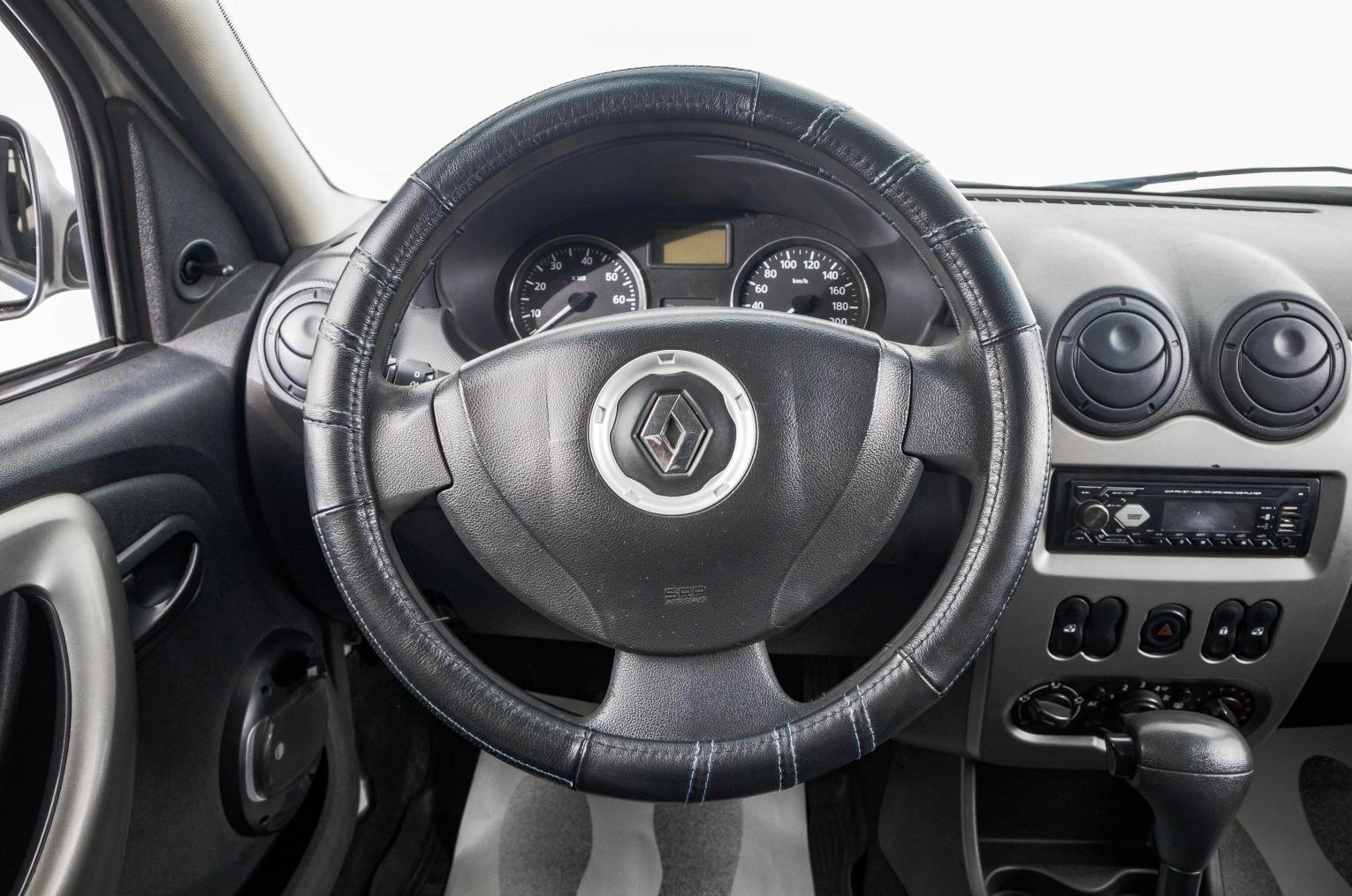 Renault Logan 13 из 23