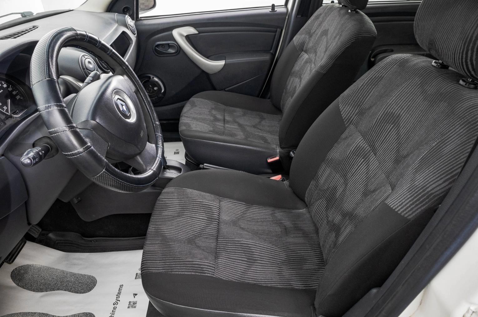 Renault Logan 11 из 23