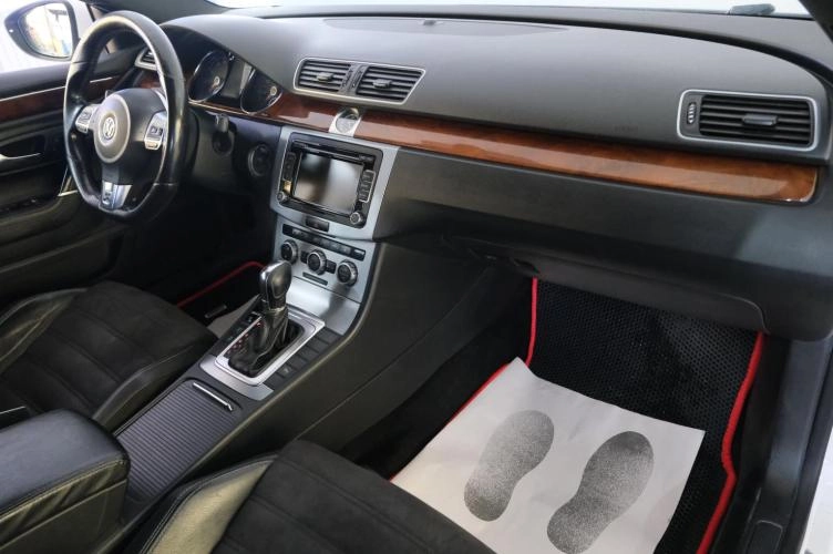 Volkswagen Passat CC 16 из 20