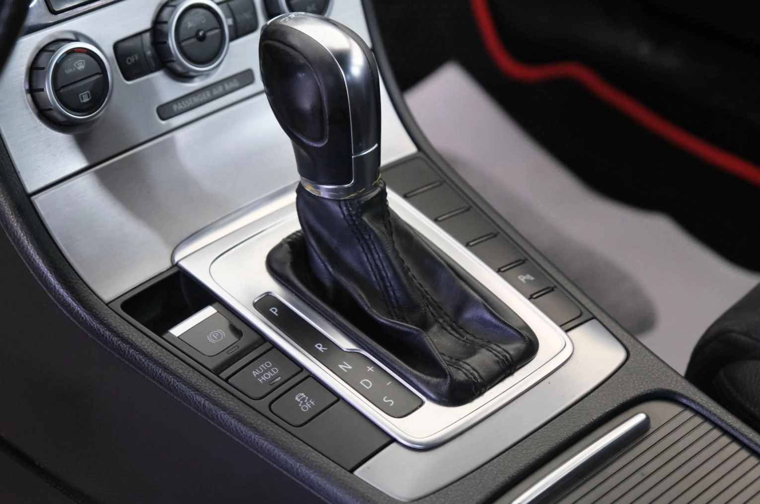Volkswagen Passat CC 13 из 20