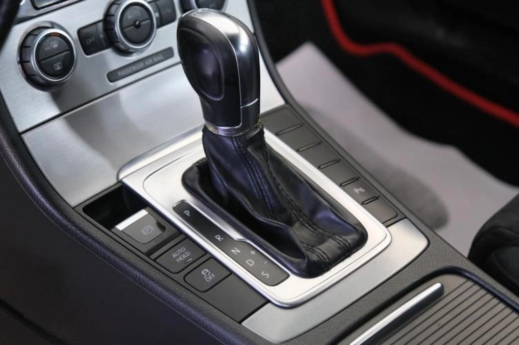 Volkswagen Passat CC 13 из 20