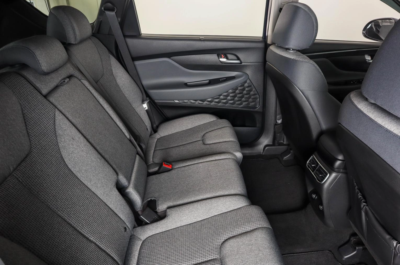 Hyundai Santa Fe 14 из 28
