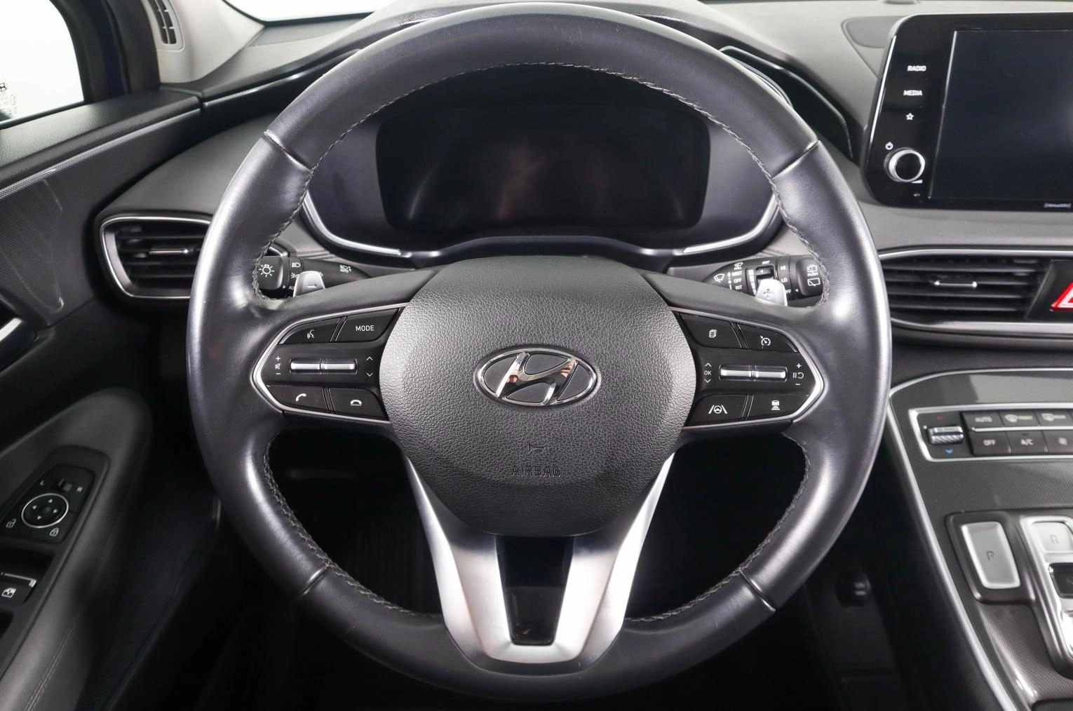 Hyundai Santa Fe 19 из 28