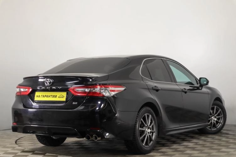 Toyota Camry 4 из 6